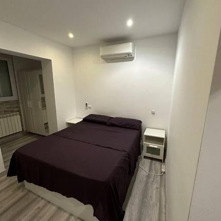 Cozy 1-Bedroom Apartment Мадрид Экстерьер фото