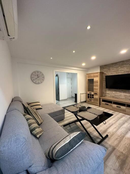 Cozy 1-Bedroom Apartment Мадрид Экстерьер фото