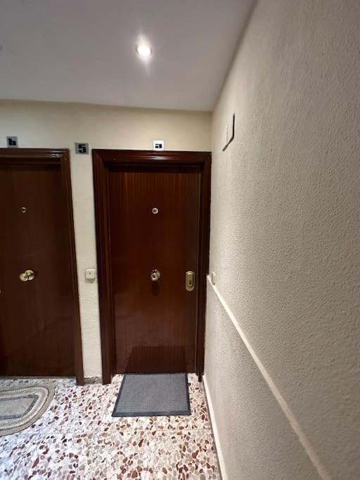 Cozy 1-Bedroom Apartment Мадрид Экстерьер фото